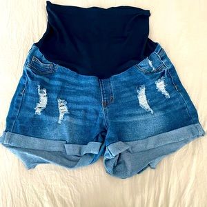 Maternity shorts